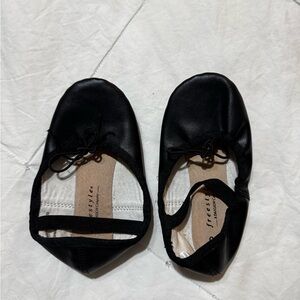 Freestyle Black Kids Slippers